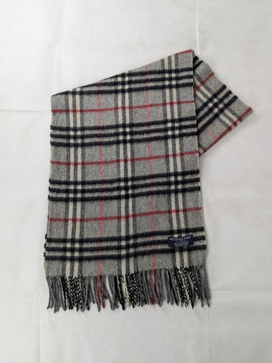 Burberry Accessories - Designer Burberry Gray 100% Cashmere Check Scarf Unisex